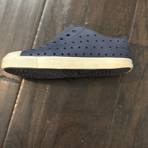 Native-Previously loved(size 1) navy blue - Picture 8 of 9